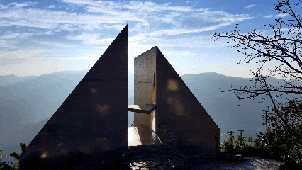 云新闻·滇地宝藏⑦丨一半山水一半城，走进怒江穿城而过的州府小城