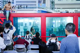 聚焦2023中国海博会 | 水下艺术盛宴：美人鱼表演精彩纷呈图片