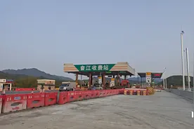 拥堵不再怕！梅县区畲江镇高速收费站新增入口车道图片