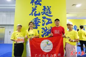 樱花季 越江湖︱时隔十年再来武汉，广州跑友要多留几天重游东湖图片