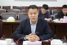 海口市公安局原局长韩运发被“双开” 通报称其“为谋职务升迁搞政治攀附”图片