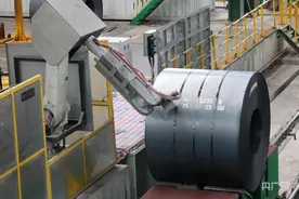 福建福州：钢铁企业赶制订单图片