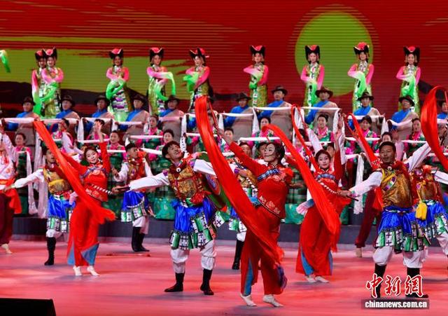 拉萨举行专场慰问演出庆祝西藏自治区成立60周年