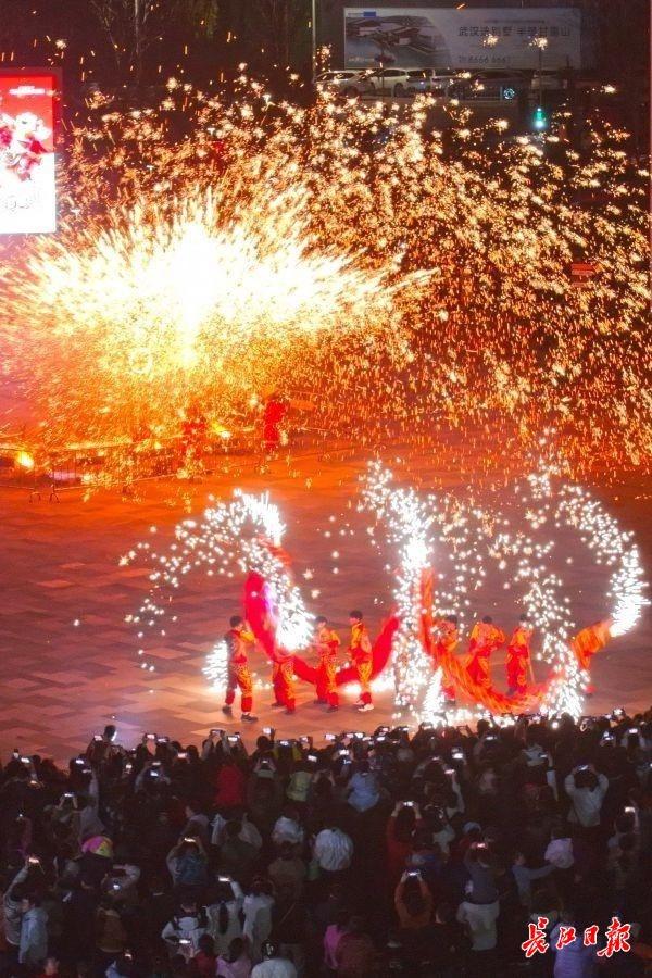 春节假期接待游客33万人次，甘露山文创城点燃“冰雪+”度假热潮