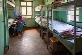 高校宿舍“难住”学生，“老破小”如何“化茧成蝶”？图片