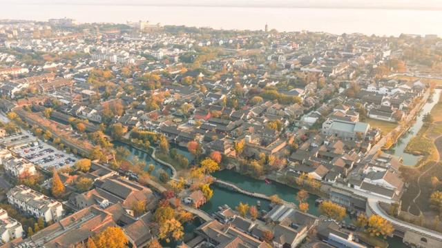 不想千篇一律，古镇都开始“养”自己的交响乐团了？