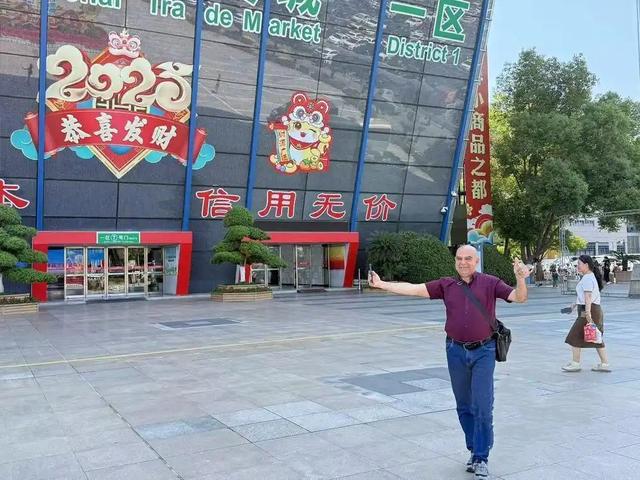 全球“空箱党”中国扫货：疯狂“反向海淘”背后的文化出口