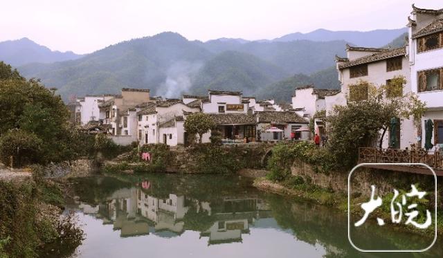 黟县：卢村秋色引客来（组图）