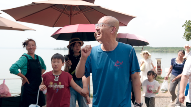 滇池畔的旅居者丨“清华光头强”的海晏村慢生活