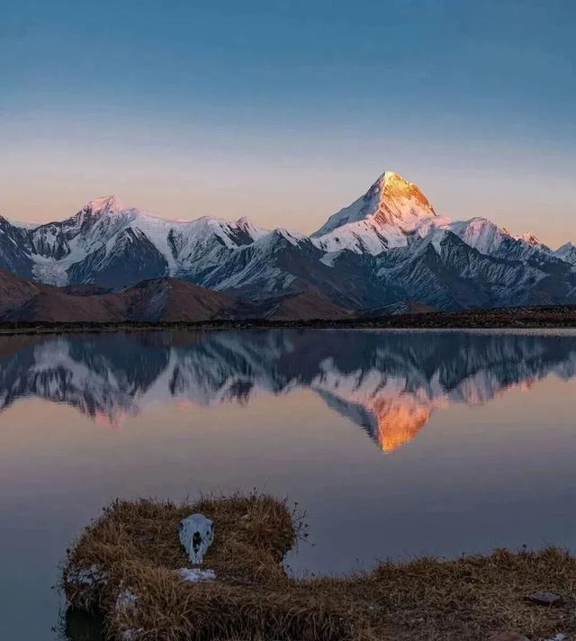 此时不去看一场日照金山，待何时？（新图）