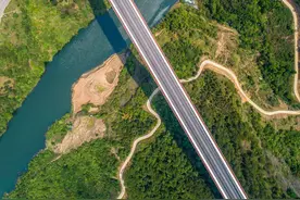 云南这些公路，主打一个“美丽”图片