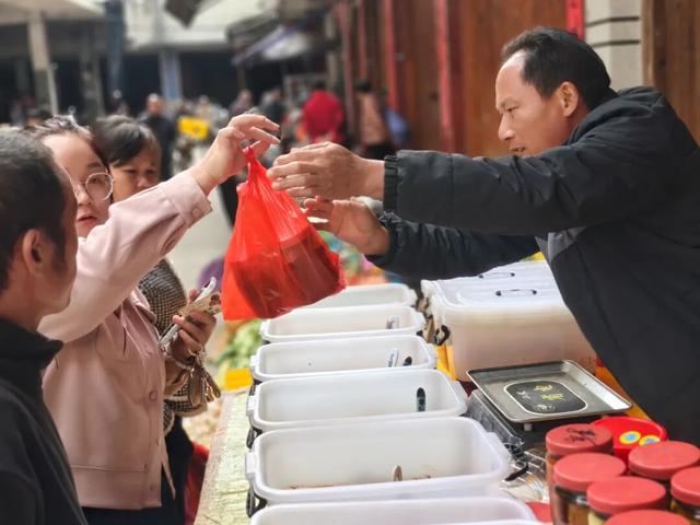 又赶“闹子”了，这次去转修仁街