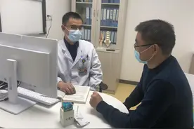 男子暴饮暴食，打嗝10个月停不下来图片