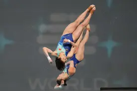 “双人水花消失术”闪耀水立方！全红婵陈芋汐合体夺金图片