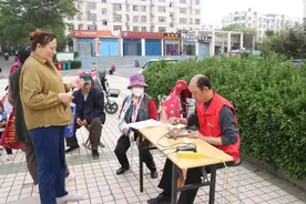 退休职工变身“磨刀侠”！免费磨刀3年，肥城这位大叔好样的！图片