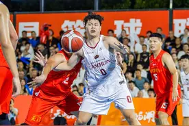 “一镜到底”见证“百强”大战最激烈比赛图片