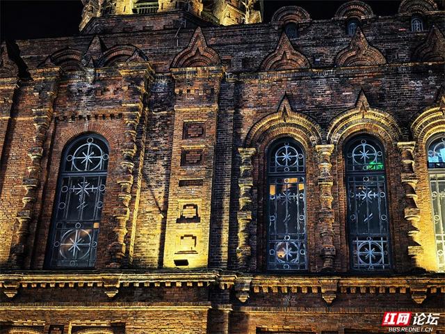 岁暖时刻丨冰城夜未眠：哈尔滨的浪漫从夜晚开始