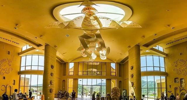 甘肃文旅新地标丨凤凰塬舍民宿，风穿过塬，故事停在这里