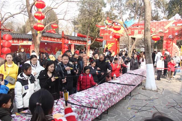10月25日至11月2日，济南千佛山第42届“九月九”重阳山会举行