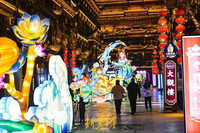 花灯展点亮百年商埠泉城夜色再添国风新韵
