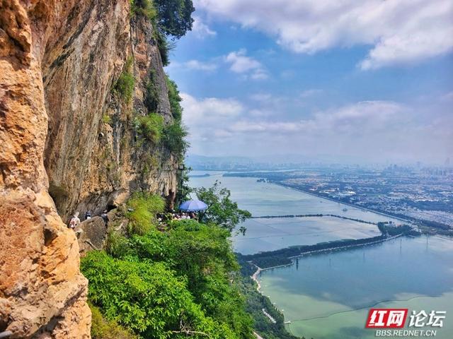 山水有相逢，城市有诗意——滇池与西山的对话