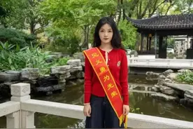 “碎花裙女孩”成“中国好人”候选人，不想借流量带货，媒体赞“勇敢且清醒”图片