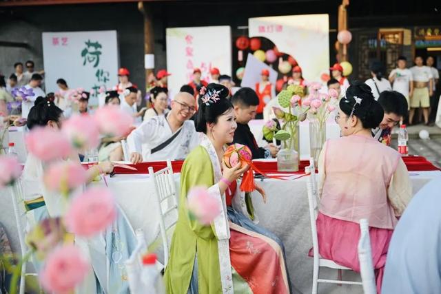 【团团严选】川渝一家亲—— 这场古风交友带你邂逅中式浪漫→