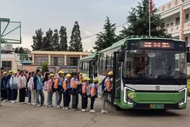 沾益区这个小学有了校园公交专线图片