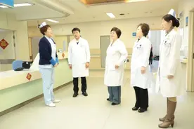 哈市五院开展春节期间行政查房活动图片