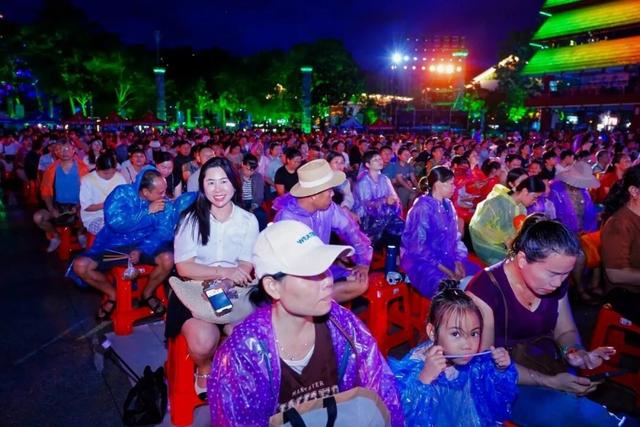 “浪漫七夕·仙来保亭”全民潮歌会浪漫上演！以歌为媒，绘就保亭文旅融合新画卷
