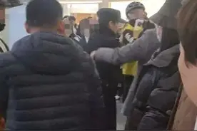 郑州一公司用购物卡换工资，人社部门回应图片