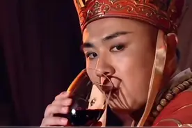 甄嬛喝奶茶、唐僧喝红酒！这类视频爆火，网友担忧：眼见还能为实吗？图片
