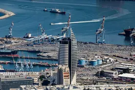 胡塞武装宣布对以色列海法港实施海上封锁图片