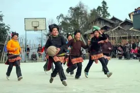 “姑妈篮球赛”，规则是“自在”！图片