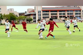 球里藏芯片、手戴传感器、四周建基站…厦门这场足球赛科技感十足！图片