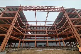 18.3米高落地玻璃 洛阳北玻产业园打造华中地区最大的玻璃幕墙图片