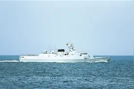 北部战区海军某支队东营舰巡逻海疆一线图片