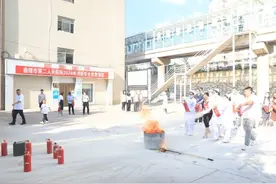 曲靖市二院开展灭火应急演练图片