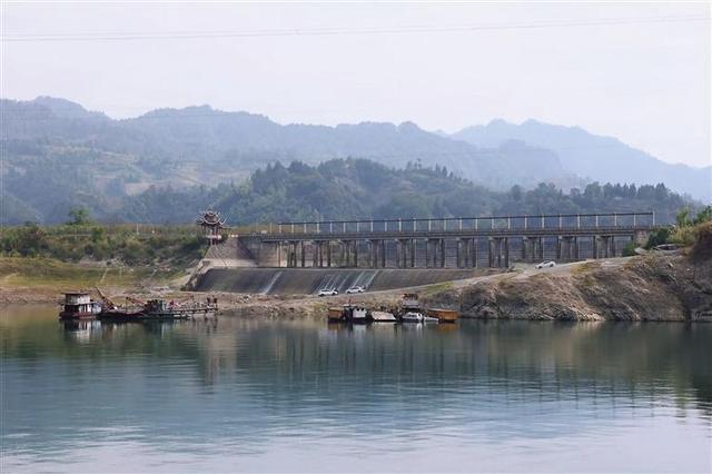 杨剑城丨酉水河的排帮