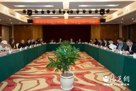 单舒平在参加政协农工党、文化艺术、特邀界讨论时指出：站稳人民立场 激活榆林优秀传统文化生命力图片
