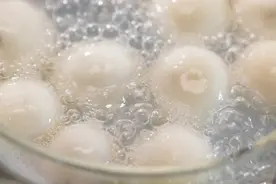 煮汤圆，到底应该冷水下锅还是热水下锅？图片