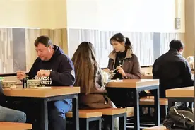 一碗面的环球之旅 从兰州到英国 跨越国界的魅力 兰州牛肉拉面开启乘风破浪的“出海”新模式图片