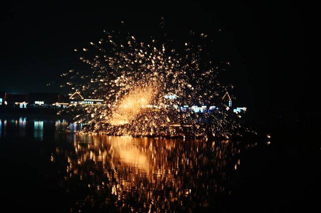 2025成都冬季文旅消费季启幕 “机甲杜甫”现身西岭雪山焕新冰雪国潮