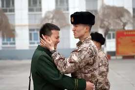 属于老兵的离歌图片