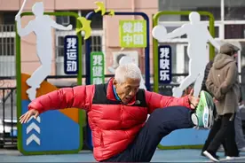 追光 | “硬核大爷”的“飞驰人生”图片
