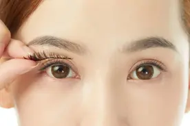 嫁接睫毛会伤眼？真相大揭秘→图片
