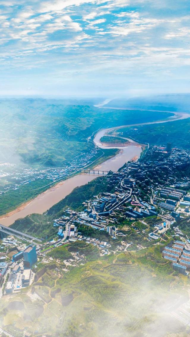 重阳佳节至，揽秋寄安康——2025“全民迎冬运・相约白云山”陕西佳县登高活动圆满举行