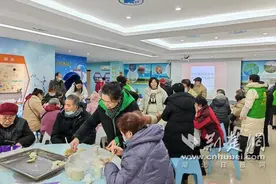 老街坊里的人情味：以饺交心传民俗 冬至温情小团圆图片