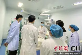 自贡荣县：医院博士站助104岁重症老人“闯关”图片