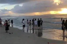 被卷入海，1死1失踪……海边看到它立即远离！图片